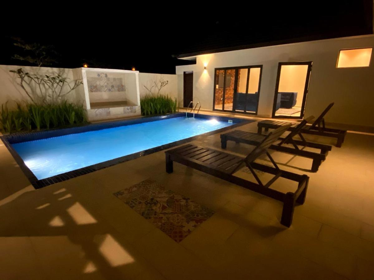 Charis Pool Villa 2 - 3 Bedroom With Private Pool Бентонг Екстер'єр фото