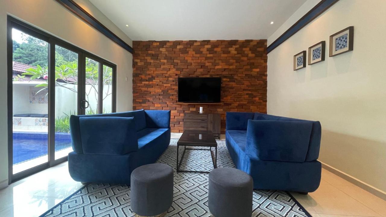 Charis Pool Villa 2 - 3 Bedroom With Private Pool Бентонг Екстер'єр фото